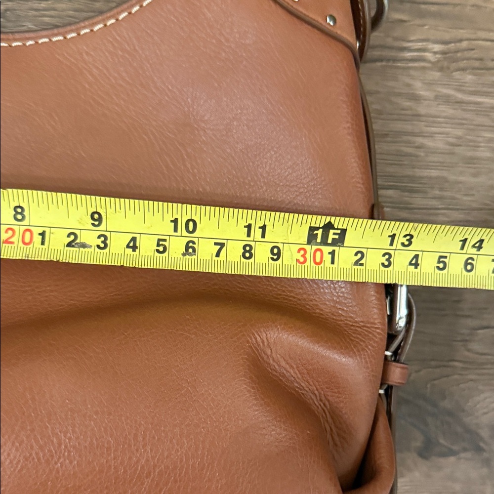 Coach Cargo Tan Leather Shoulder Bag - Picture 6 of 11